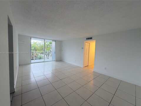 498 NW 165th St Rd, Miami, FL 33169