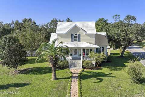 161 Adams Lane, Waveland, MS 39576