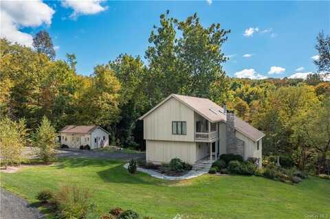 206 N Quaker Hill Road, Pawling, NY 12564