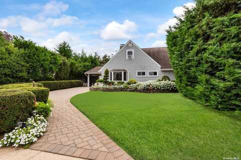 16 Meeting Lane, Hicksville, NY 11801