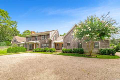 42 Hedge Row Lane, East Hampton, NY 11937