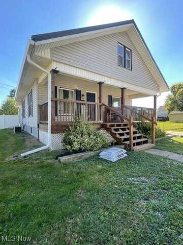 523 Carroll Street W, Newcomerstown, OH 43832