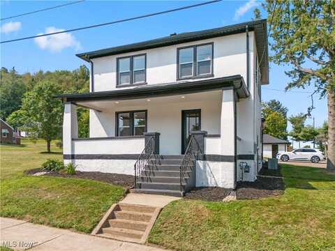 123 Meadowbrook Parkway, Waynesburg, OH 44688