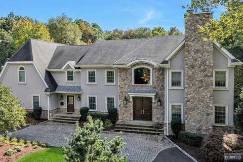 450 Hartung Drive, Wyckoff, NJ 07481