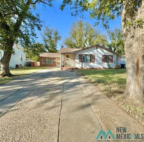 308 Rosedale Street, Carlsbad, NM 88220