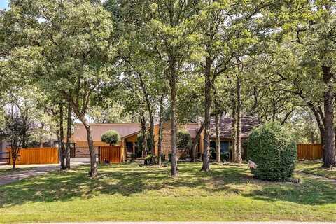 1007 Oak Tree Drive, Fort Worth, TX 76140