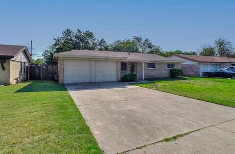 844 Saddle Road, White Settlement, TX 76108