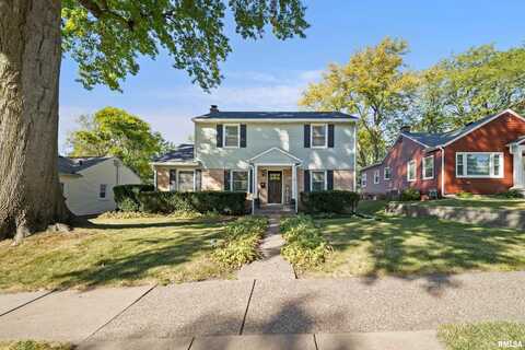 3030 TREMONT Avenue, Davenport, IA 52803