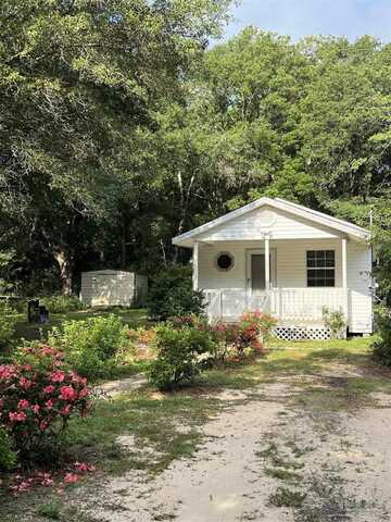 10186 Pond Rd, Harold, FL 32583