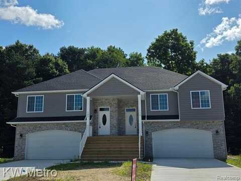 170 WHISPERING PINES Drive, Fenton, MI 48430