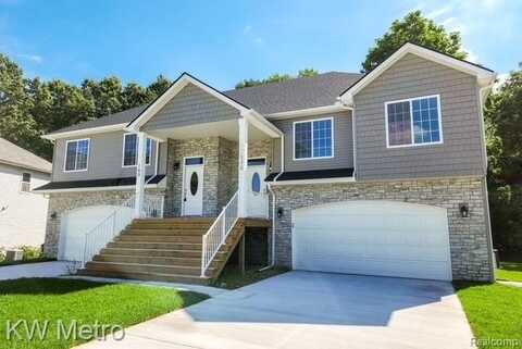 170 WHISPERING PINES Drive, Fenton, MI 48430
