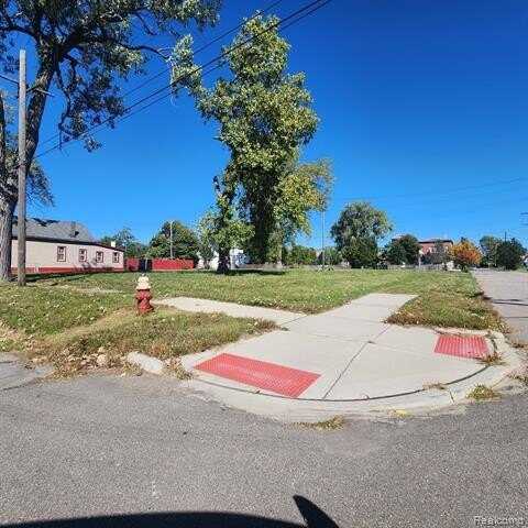 2700 HURON Street, Detroit, MI 48216