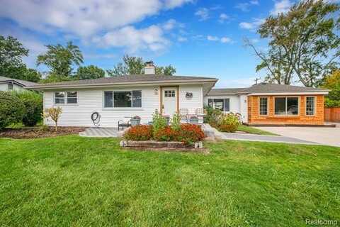 110 BLANCHE Drive, Troy, MI 48098