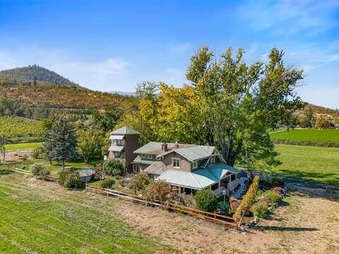 1593 Pioneer Road, Talent, OR 97540