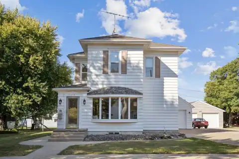 239 S Chestnut Avenue, New Hampton, IA 50659