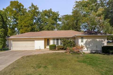 2312 Primrose Drive, Cedar Falls, IA 50613