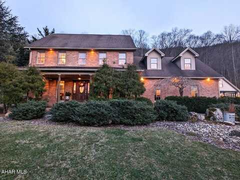 125 Husick Lane, Saxton, PA 16678