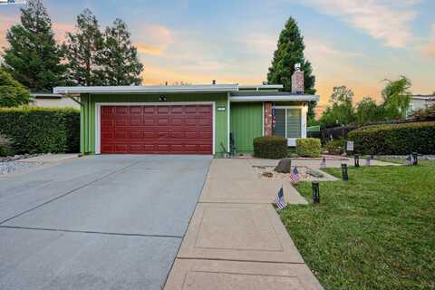 90 Burnham Pl, Fremont, CA 94539