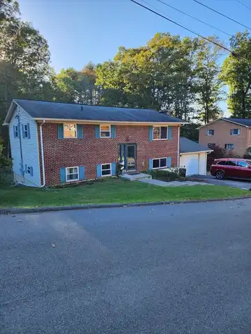 302 CIRCLE STREET, BECKLEY, WV 25801