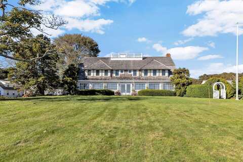 18 Mount Vernon Avenue, Hyannis Port, MA 02647