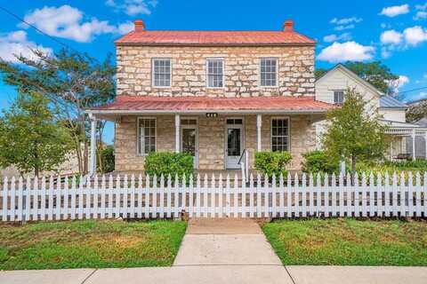 419 Main St, Fredericksburg, TX 78624