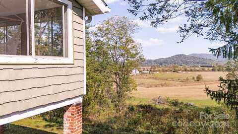 139 Neely Road, Brevard, NC 28712