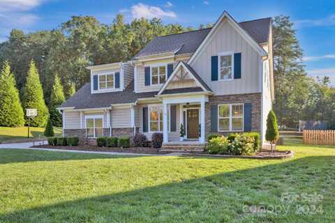 131 Lakeshore Hills Drive, Mooresville, NC 28117