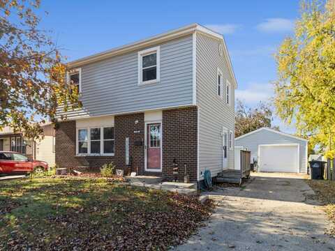 2700 E 40th Court, Des Moines, IA 50317