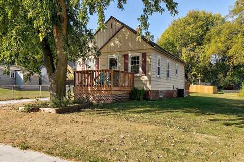 3812 E 8th Street, Des Moines, IA 50316