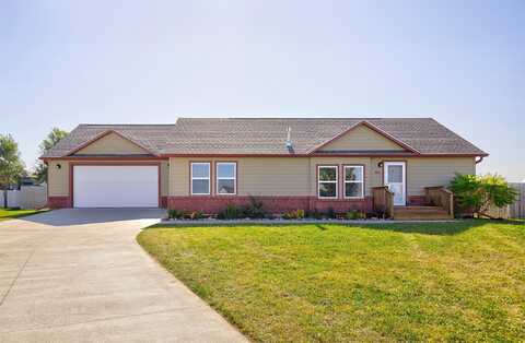 801 N 11th Avenue Circle, Winterset, IA 50273