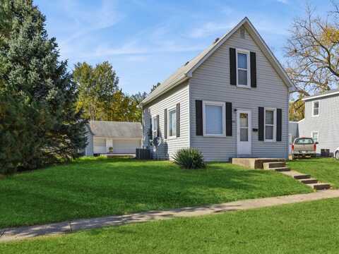 305 N 4th Street, Indianola, IA 50125