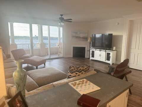 240 Brooks Street, Fort Walton Beach, FL 32548