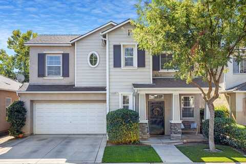 1718 Glen Oban Lane, Clovis, CA 93619