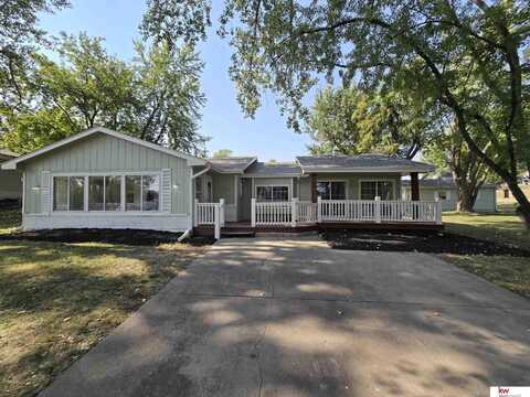 1031 Beaver Lake Boulevard, Plattsmouth, NE 68048