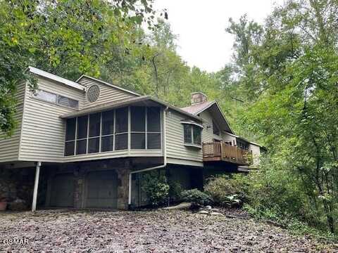 130 Moneymaker Circle, Gatlinburg, TN 37738