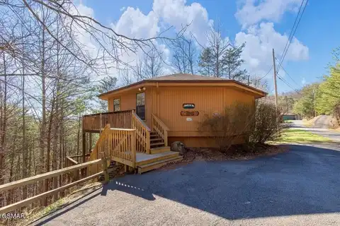 720 Octagon Drive, Gatlinburg, TN 37738