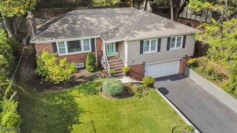 3 Collamore Ter, West Orange, NJ 07052