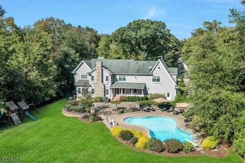 450 Hartung Dr, Wyckoff, NJ 07481