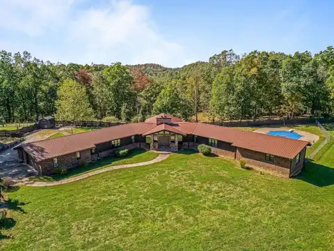 5017 Doss Hill Road, Barboursville, WV 25504