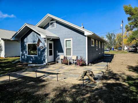 303 1st ST NE, Harlowton, MT 59036