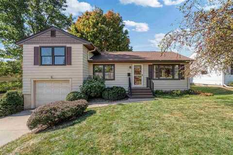 21 N Lowell St, IowaCity, IA 52245