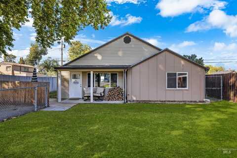 215 S Almond St, Nampa, ID 83686