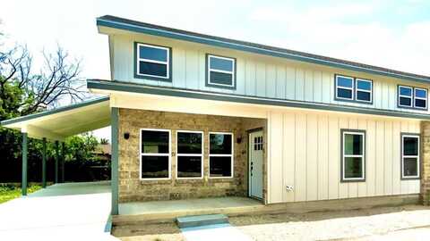 303 Riley Ln, Kerrville, TX 78028