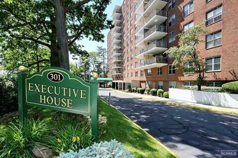 301 Beech Street, Hackensack, NJ 07601