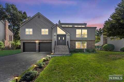 633 Alacci Way, River Vale, NJ 07675