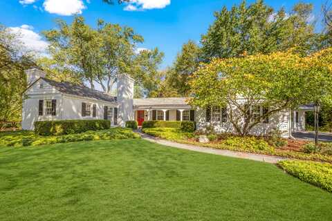 320 E Ravine Dr, Mequon, WI 53092