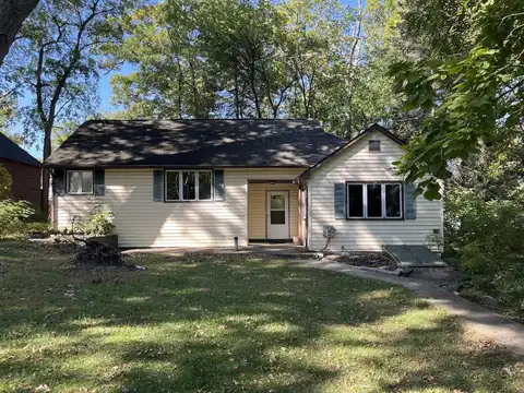 805 Manor Dr, Twin Lakes, WI 53181