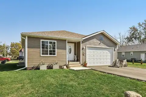 N1484 Chicago Dr, Genoa City, WI 53128