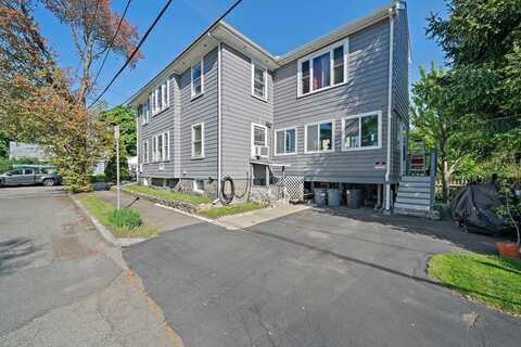 7 Hammond Ct, Quincy, MA 02169