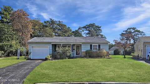 24 Hamilton Court, Toms River, NJ 08757